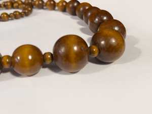 Colliers en bois faits à la main, confectionnés à partir de perles de bois naturel lisses, conçus pour un usage décontracté, ethnique et quotidien - Product Image 3