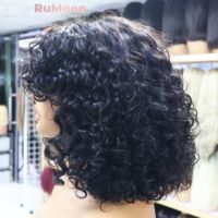 Perruque brésilienne bouclée en cheveux vierges Remy, longueur moyenne, densité 250%, sans colle, avec baby hair, nœuds blanchis, double tirage, couleur naturelle NC