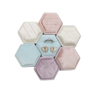 En stock <span class=keywords><strong>prix</strong></span> usine rose bleu blanc vert velours cadeau bague boîte de rangement bijoux bague boîte logo personnalisé en gros boîte à bijoux - Product Image 1