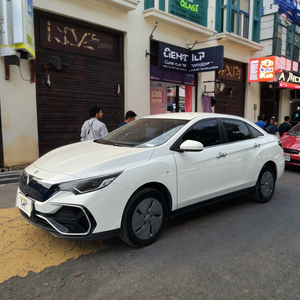 Voiture Électrique d'<span class=keywords><strong>Occasion</strong></span> Économe en Énergie Dongfeng Venucia D60 EV PLUS avec Batterie Phospho-Fer, Turbo Gauche, Intérieur Cuir Foncé, Transmission Automatique pour Usage Urbain - Product Image 1