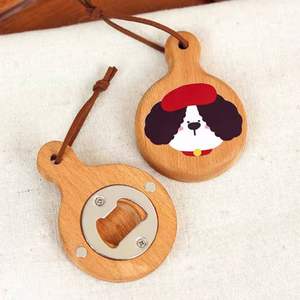 Ouvre-bouteille magnétique en bois écologique moderne, design de dessin animé mignon, aimant de réfrigérateur, cadeau promotionnel pour la bière et le vin - Product Image 4