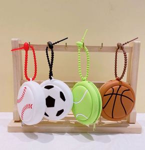 Vente en gros usine Nouveau Porte-monnaie en silicone en forme de ballon de football, Porte-clés, Pendentif, Sac étanche portable pour écouteurs et rangement de pièces de monnaie - Product Image 1
