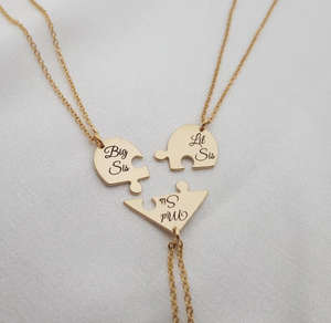 Collar Personalizado de Acero Inoxidable con Colgante de Rompecabezas de Corazón para Dos Hermanas o Tres Amigas, Grabado con Nombre - Product Image 4