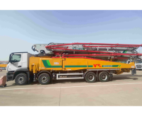 Camion pompe à béton HB62V de haute qualité pour la réalisation de travaux en hauteur, la construction de ponts et le coulage de ciment souterrain, certifié CE