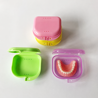 Boîte de rangement pour prothèses dentaires en plastique avec trous et porte-bretelles Petit étui de retenue avec doublure en silicone 24g Heavy Duty