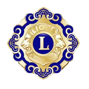 Badges métalliques de club en forme d'animal de Lion doré