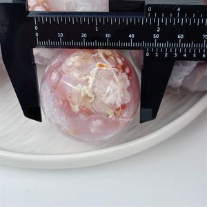 Bán trực tiếp từ nhà máy: Quả cầu đá thạch anh hồng đánh bóng tinh thể dùng để trang trí - Product Image 5