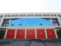 Porte rapide à grande vitesse pour l'accès des véhicules d'urgence aux stations de pompiers