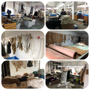 <span class=keywords><strong>Cappotto</strong></span> in Vera Pelliccia di Visone <span class=keywords><strong>Nero</strong></span> Personalizzato <span class=keywords><strong>con</strong></span> Collo e Polsini in Pelliccia di Volpe Argentata per Donna - Product Image 6