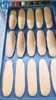 Machine à façonner les pains à burger et hot-dogs de haute qualité, électrique, automatique, en acier inoxydable de qualité alimentaire, 10000 pièces/h