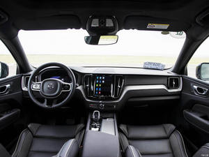 2024 2025 Buen Rendimiento XC60 <span class=keywords><strong>B5</strong></span> <span class=keywords><strong>AWD</strong></span> SUV Mediano de Lujo Familiar L4 2.0T 8 Velocidades Manual Automático 180km Auto Nuevo - Product Image 4