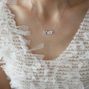 <span class=keywords><strong>Collar</strong></span> de Acero Inoxidable Vintage Aretas, <span class=keywords><strong>Collar</strong></span> de Plata y Oro de <span class=keywords><strong>18K</strong></span>, <span class=keywords><strong>Collar</strong></span> con Colgante Rectangular Martillado para Mujer - Product Image 3