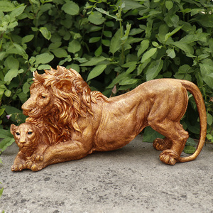 Scultura Personalizzabile in Resina di Famiglia di Leoni Dorati, Statua Artistica Artigianale per la Casa - Product Image 5