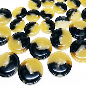 Chất lượng cao tùy chỉnh khắc logo giả sừng phù hợp với áo urê nút 2 lỗ nhà sản xuất cho quần áo - Product Image 5