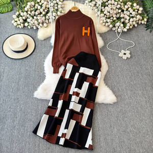 Damen Zweiteiler Set mit Stehkragen 3D-Buchstaben Strickpullover Hochgeschnittener Slim-Fit Karierter Rock Set Damen 2-Teiliges Set - Product Image 6