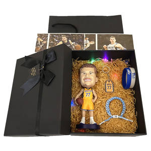 Modèles d'étoiles de <span class=keywords><strong>basket</strong></span>-ball en résine écologique faits à la main entourant Kobe Curry Owen James Harden cadeaux d'anniversaire de Noël pour garçons - Product Image 2