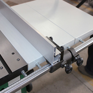 Scie de table portable OEM, coupe de contreplaqué, travail du <span class=keywords><strong>bois</strong></span>, <span class=keywords><strong>planche</strong></span> de chine bon marché, machines de scie <span class=keywords><strong>à</strong></span> <span class=keywords><strong>bois</strong></span>, table coulissante - Product Image 4