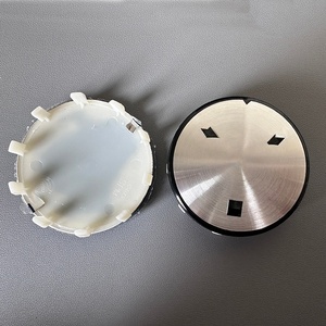 Adapté pour Maserati Levante : Cache-moyeu de roue suspendu, logo central de <span class=keywords><strong>pneu</strong></span>, support de personnalisation Geely Levante - Product Image 2
