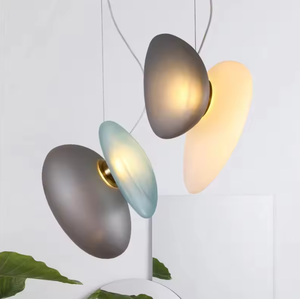 Zeal Lighting Creative Pebble Suspension Lustre en verre soufflé minimaliste pour chambre ou restaurant avec hauteur réglable - Product Image 1