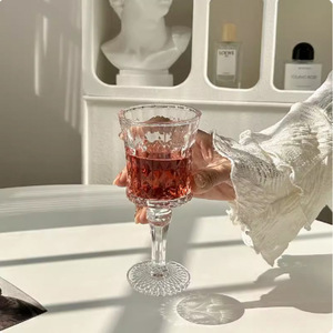 Verres à vin rouge en verre transparent de style vintage, verres à champagne en relief, flûtes à champagne - Product Image 3