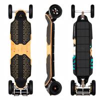 Longboard électrique tout-terrain avec double moteur, vitesse 50 km/h, autonomie 50 km, étanche, grandes roues en caoutchouc, idéal pour les trajets quotidiens
