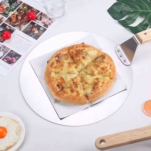 Pelle à pizza personnalisée de 12 pouces, accessoires pour four à pizza, manche en bois pliable avec coupe-pizza à bascule - Product Image 6