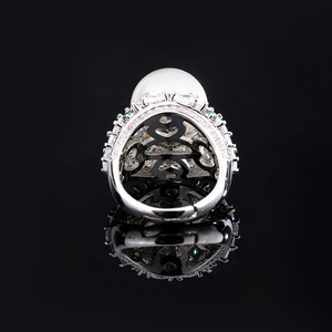 Anillo de Alta Calidad con Baño de Oro sobre Cobre Ecológico, Diseño Floral con Perla y Concha Dorada de 14MM, para Uso Diario Elegante - Product Image 6