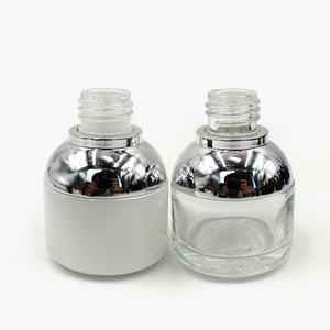 Botellas de 30 ml para Suero y Aceites Esenciales con Goteros, Limpiadores y Bulbo de Nitrilo, Botellas de Vidrio de Lujo de 1 oz con Gotero Dorado y Plateado y Collares - Product Image 3