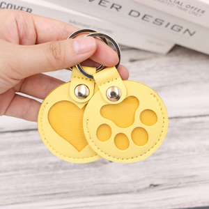 Etiqueta <span class=keywords><strong>de</strong></span> Almacenamiento <span class=keywords><strong>de</strong></span> Piel Sintética con Forma <span class=keywords><strong>de</strong></span> Pata <span class=keywords><strong>de</strong></span> <span class=keywords><strong>Gato</strong></span> y Corazón, Adorable Llavero para Guardar el Pelo <span class=keywords><strong>de</strong></span> Mascotas, Bonito Soporte <span class=keywords><strong>de</strong></span> Recuerdos para Amantes <span class=keywords><strong>de</strong></span> las Mascotas, Accesorio para Llaves - Product Image 4