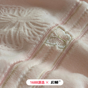 Juego de Ropa de Cama de Felpa con Bordado de Mariposas, Estilo Francés, Otoño Invierno, Ligero y Lujoso, Cuatro Piezas, Funda de Edredón Cálida y Transpirable - Product Image 4