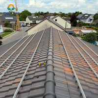Solutions de montage de panneaux solaires sur toit en tuiles personnalisées en usine, faciles à installer, avec rail en aluminium et crochet SUS304