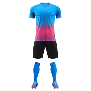 2025 Futbol Forması Seti Özel Retro Futbol Üniforması %100 Polyester Isı Transfer Baskılı Takım Numaraları OEM Otomatik Kesim - Product Image 4