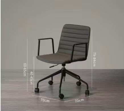 Silla gris negra con asa negra.