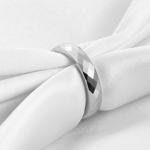 Bagues de couple en acier tungstène à facettes polygonales 4,6 mm, bijoux unisexes de mariage, forme géométrique - Product Image 3