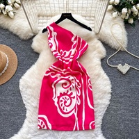 Robe Courte Décontractée Élégante pour Femme WIWT, Imprimée, Asymétrique à une Épaule, Sans Manches, Motif Fuchsia et Blanc, Idéale pour les Fêtes et le Quotidien