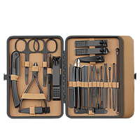 Ensemble de manucure et pédicure professionnel de luxe en 7 pièces, kit de soin en acier inoxydable avec étui de voyage en cuir pour la maison, le salon ou comme cadeau