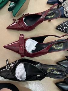 Tacchi alti da donna sandali da <span class=keywords><strong>sposa</strong></span> <span class=keywords><strong>tacco</strong></span> alto da donna moda estiva a punta misto <span class=keywords><strong>tacco</strong></span> <span class=keywords><strong>basso</strong></span> <span class=keywords><strong>scarpe</strong></span> Stock all'ingrosso - Product Image 4