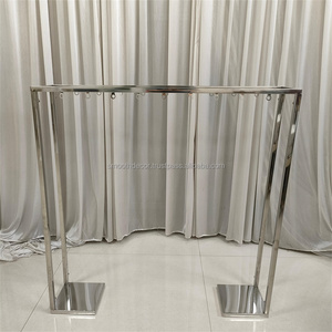 Support à fleurs rectangulaire en fer argenté lisse avec design miroir pour centre de table de mariage - Product Image 1