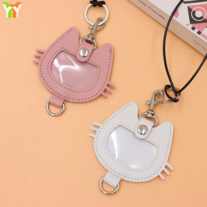 <span class=keywords><strong>Porte</strong></span>-clés en cuir PU en forme de chat mignon avec cordon, pendentif léger et portable pour le stockage de photos commémoratives et accessoire de sac - Product Image 2