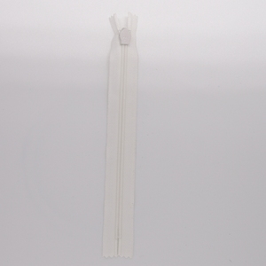 <span class=keywords><strong>Ykk</strong></span> Vô Hình Bán Buôn Giá Thời Trang Phong Cách Ưa Thích Tùy Chỉnh Nhựa Kim Cương Cho Quần Áo Dây Kéo Nylon Dây Kéo Rhinestone Dây Kéo - Product Image 5