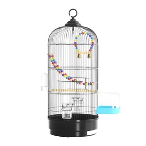 Toptan üreme kafesi papağan yuvarlak şekil kuş papağan <span class=keywords><strong>stand</strong></span>ı kafes kanca ile beyaz papağan kuş taşıyıcı kafes ile ayakta - Product Image 1