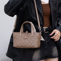 ODM & OEM 2026 Tas Selempang & Jinjing Wanita Model Bucket Kulit Asli Berlapis Jahitan dengan Ritsleting, Gaya Distressed