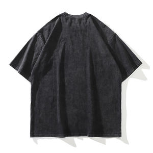 MC BUILD T-Shirt Vintage Oversize da Uomo in Nero e Grigio Effetto Stone Washed con Grafica Personalizzata - Product Image 3