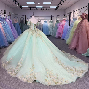 Robe de bal de princesse exquise Dy1512 verte pour Quinceañera, ornée de sequins, de perles et de volants, taille naturelle, traîne chapelle - Product Image 4