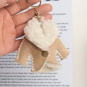 Llaveros y Colgantes para Coche de Cobre con LED, Seguros, con Diseño de Muñecos de Dibujos Animados Pequeños, Novedad al por Mayor - Product Image 4