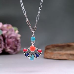 Collana con ciondolo dalla texture letteraria e colorata, regalo di gioielli retrò da donna - Product Image 6