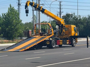 Personnalisation FAW Tilt Tray Recovery 2 Car Carrier Flat Bed Tow Truck avec 8 tonnes <span class=keywords><strong>Grue</strong></span> à flèche télescopique Treuil 8 t (LHD, RHD) - Product Image 2