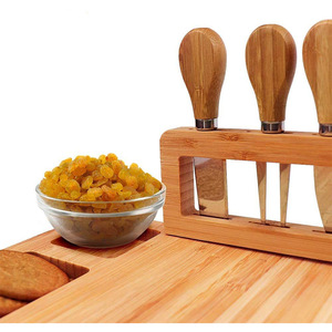 Tabla de Quesos de Bambú con Juego de Cuchillos 36x28x1.5cm Para Uso Doméstico - Product Image 3