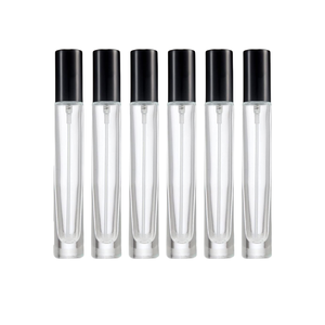 Fournisseurs de flacons de parfum en verre carrés transparents rechargeables personnalisés, atomiseur à pulvérisation vide de 10 ml et 15 ml - Product Image 1