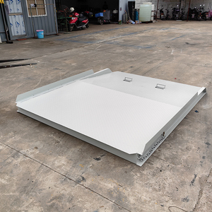 Rampa con abatibles Posición rápida con CRS8 equipada con bolsillos de horquilla y abatibles para facilitar las maniobras - Product Image 3